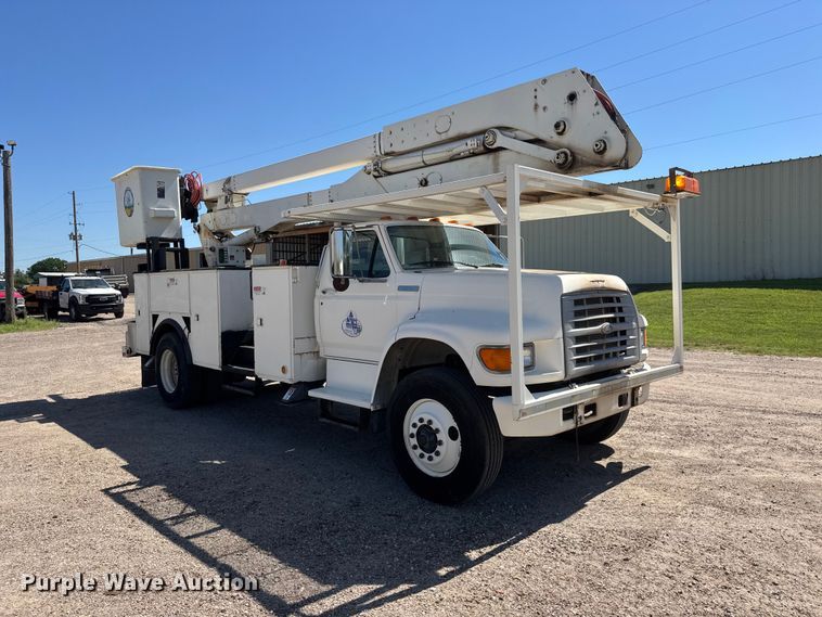 image for item NJ9058 1995 Ford F800 forestry bucket truck
