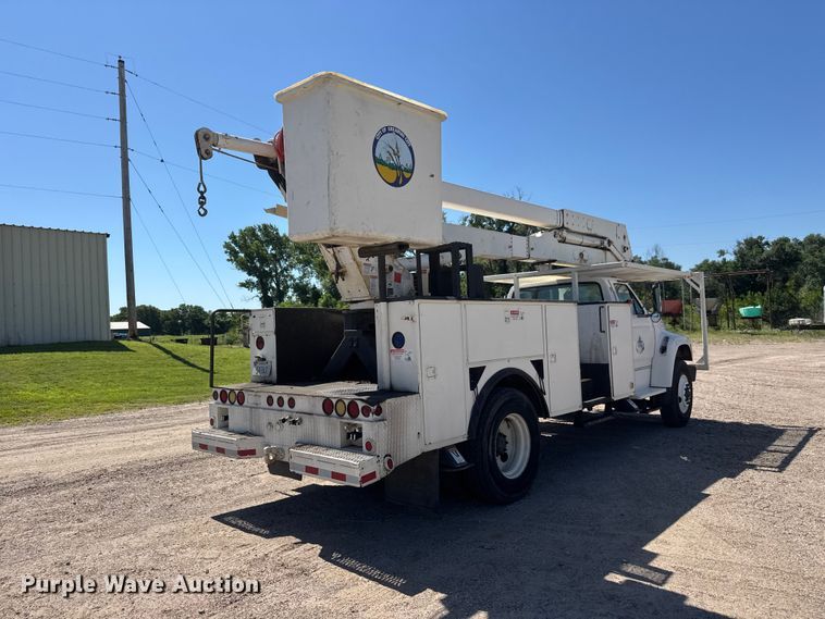 image for item NJ9058 1995 Ford F800 forestry bucket truck