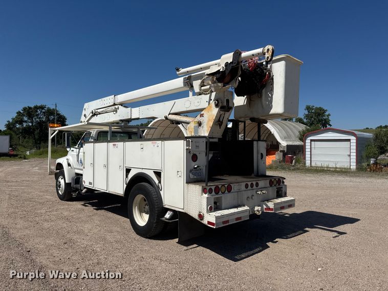 image for item NJ9058 1995 Ford F800 forestry bucket truck