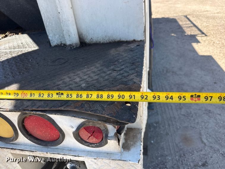 image for item NJ9058 1995 Ford F800 forestry bucket truck
