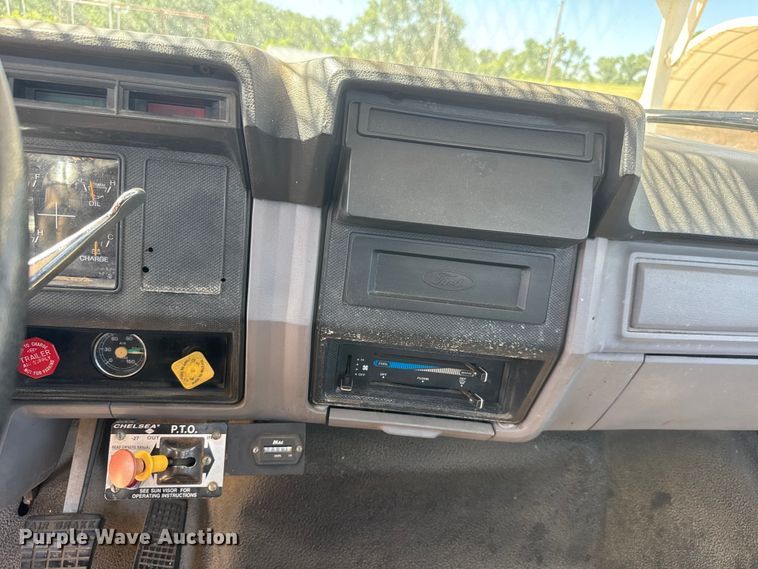 image for item NJ9058 1995 Ford F800 forestry bucket truck
