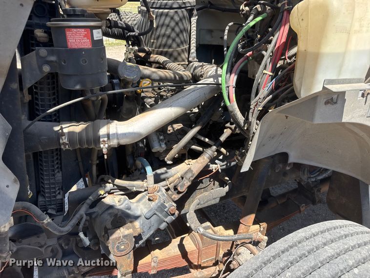 image for item NJ9058 1995 Ford F800 forestry bucket truck