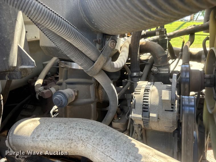 image for item NJ9058 1995 Ford F800 forestry bucket truck