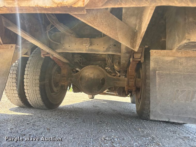 image for item NJ9058 1995 Ford F800 forestry bucket truck