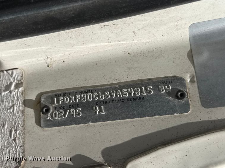 image for item NJ9058 1995 Ford F800 forestry bucket truck