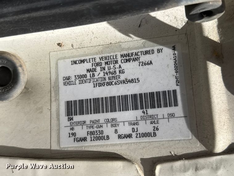 image for item NJ9058 1995 Ford F800 forestry bucket truck