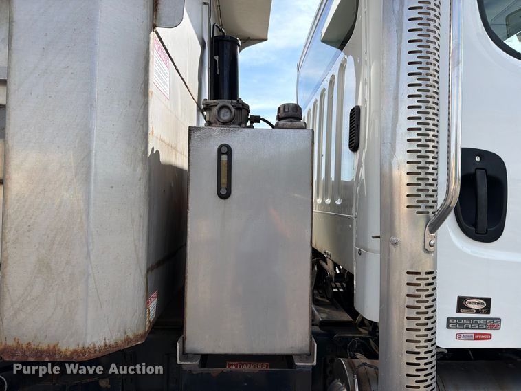 image for item NJ9078 2012 Freightliner Business Class M2 dump truck