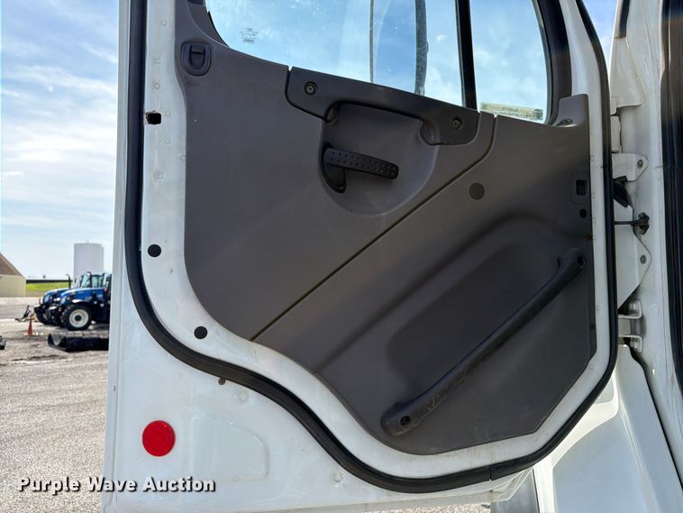 image for item NJ9078 2012 Freightliner Business Class M2 dump truck