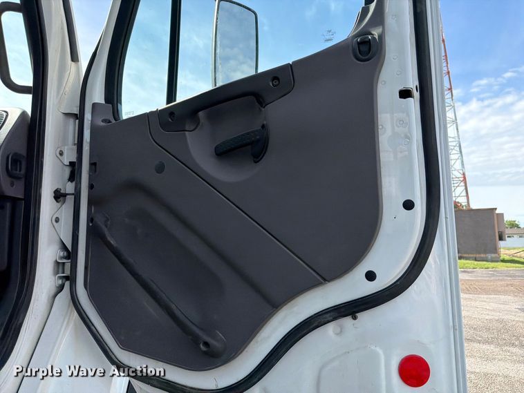 image for item NJ9078 2012 Freightliner Business Class M2 dump truck