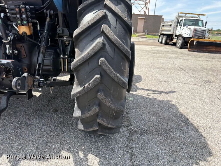 image for item NJ9084 2020 New Holland TS6.110 MFWD tractor