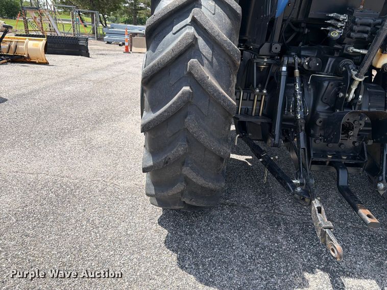 image for item NJ9085 2020 New Holland TS6.110 MFWD tractor