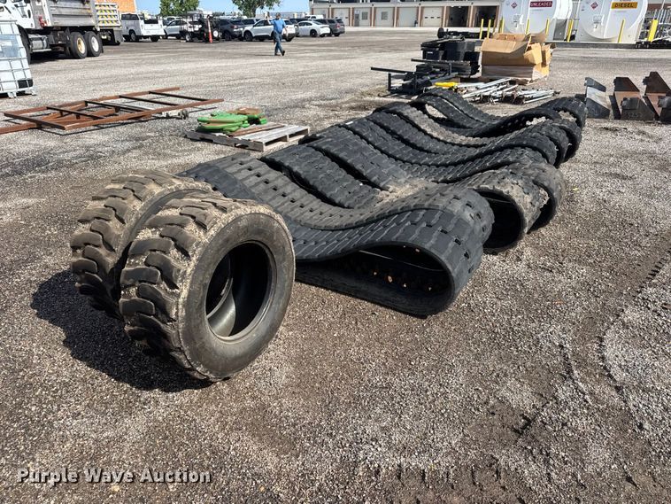 image for item NJ9086 (11) skid steer tracks