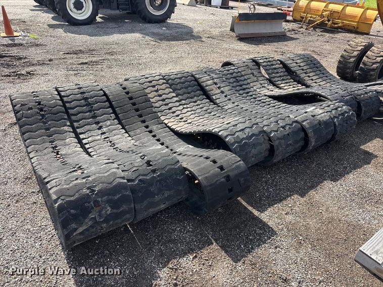 image for item NJ9086 (11) skid steer tracks
