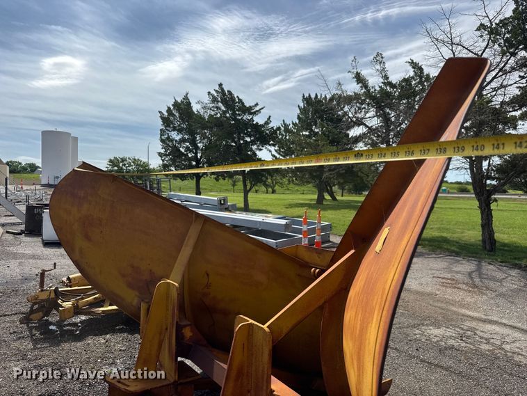 image for item NJ9088 Balderson BV11 V plow