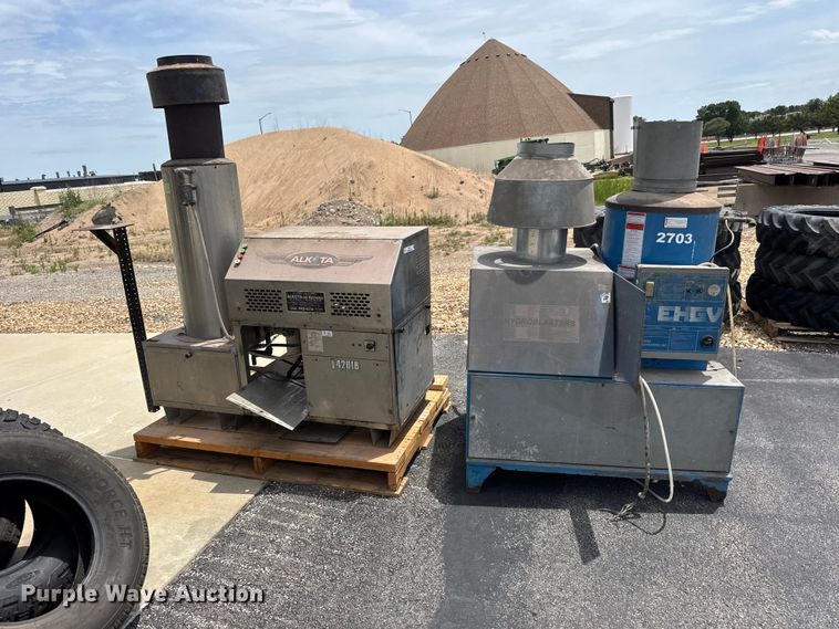 image for item NJ9101 (2) pressure washers