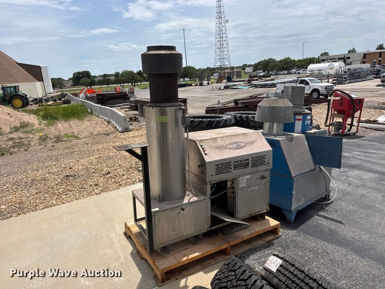 image for item NJ9101 (2) pressure washers