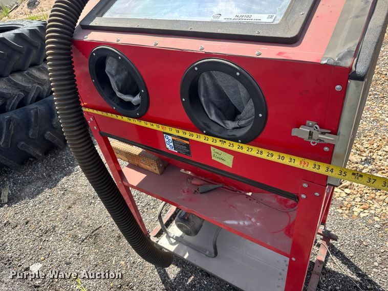 image for item NJ9102 Central Pneumatic sand blast cabinet