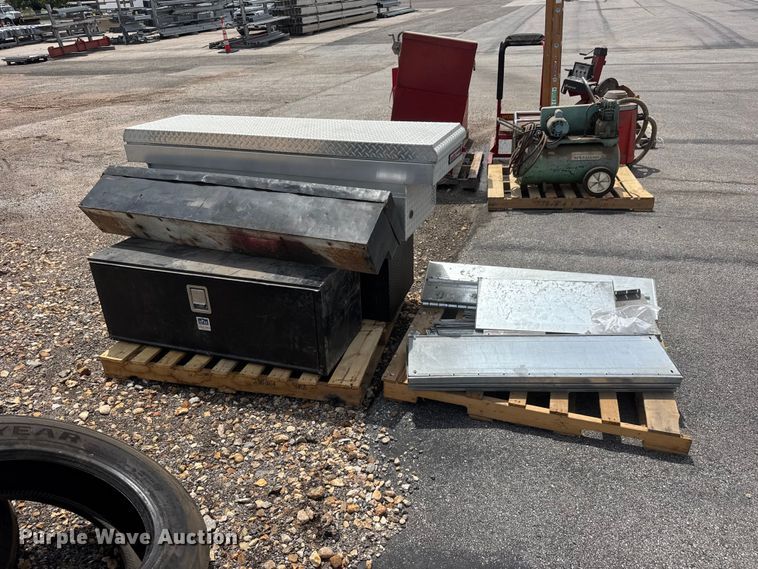 image for item NJ9111 (4) tool boxes