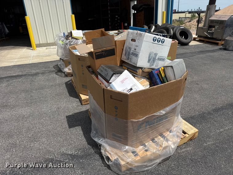 image for item NJ9114 (5) pallets of equipment manuals