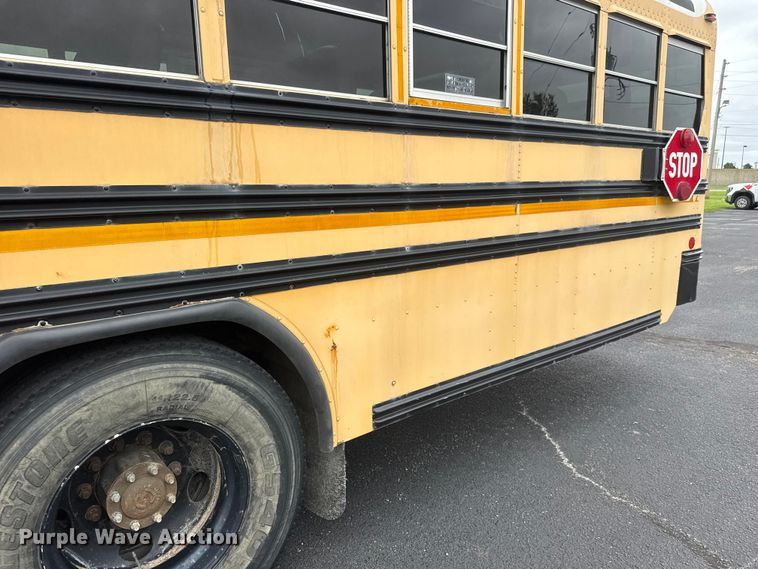 image for item NJ9122 2007 Blue Bird All American school bus