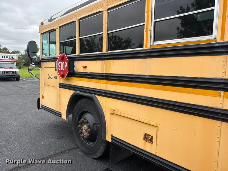 image for item NJ9122 2007 Blue Bird All American school bus