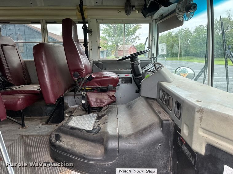 image for item NJ9122 2007 Blue Bird All American school bus