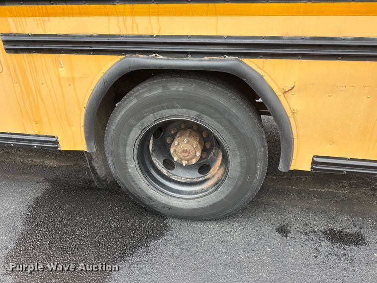 image for item NJ9122 2007 Blue Bird All American school bus