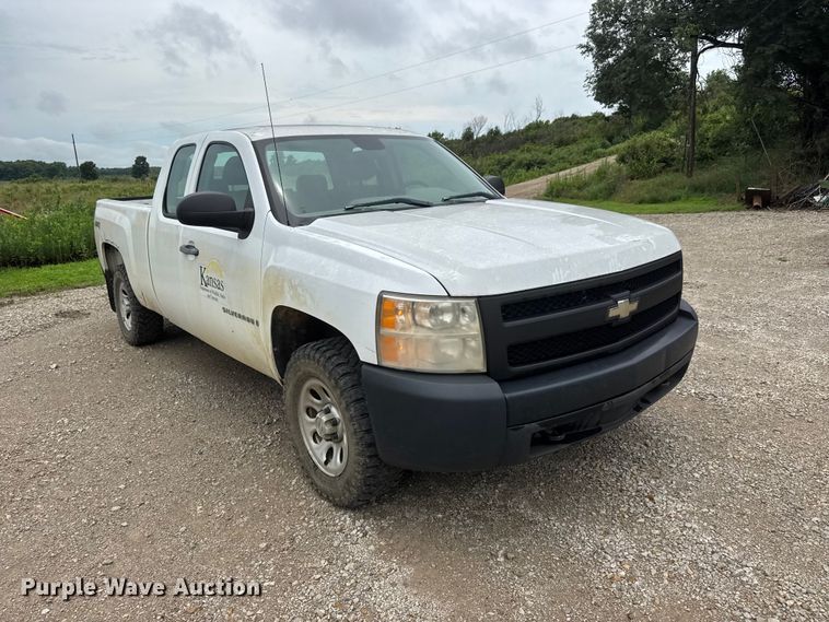 image for item NJ9139 2008 Chevrolet Silverado 1500 Ext. Cab pickup truck