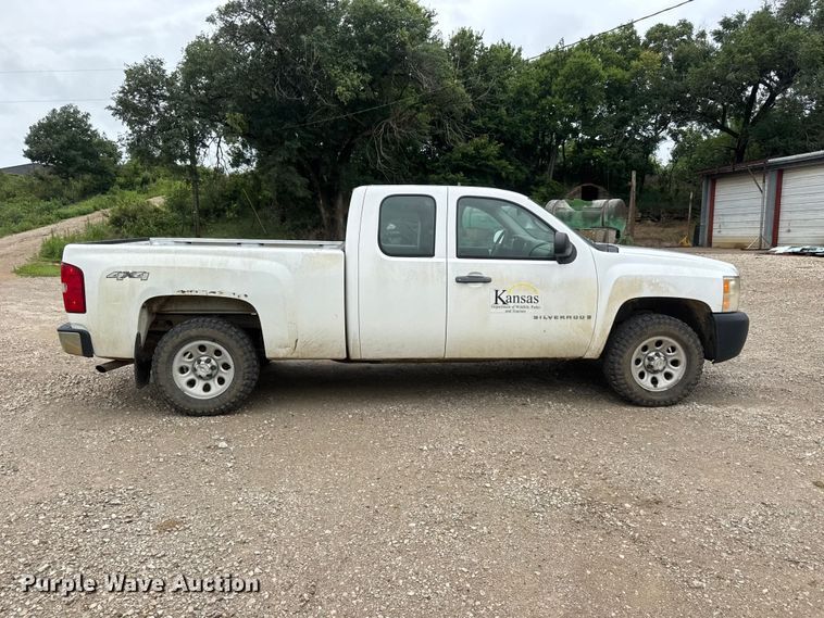 image for item NJ9139 2008 Chevrolet Silverado 1500 Ext. Cab pickup truck