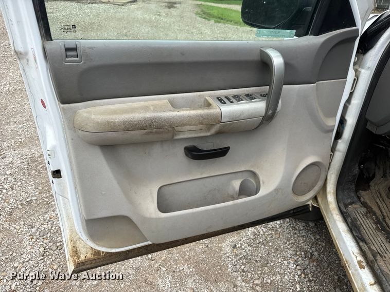 image for item NJ9139 2008 Chevrolet Silverado 1500 Ext. Cab pickup truck