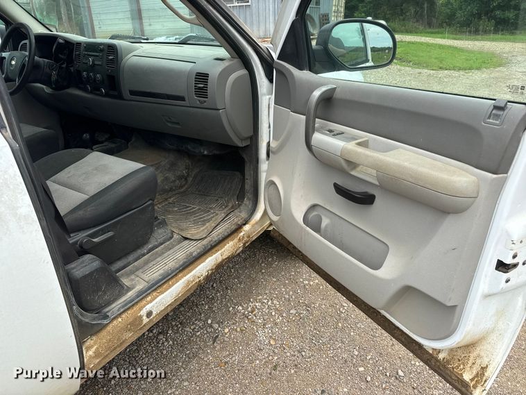 image for item NJ9139 2008 Chevrolet Silverado 1500 Ext. Cab pickup truck