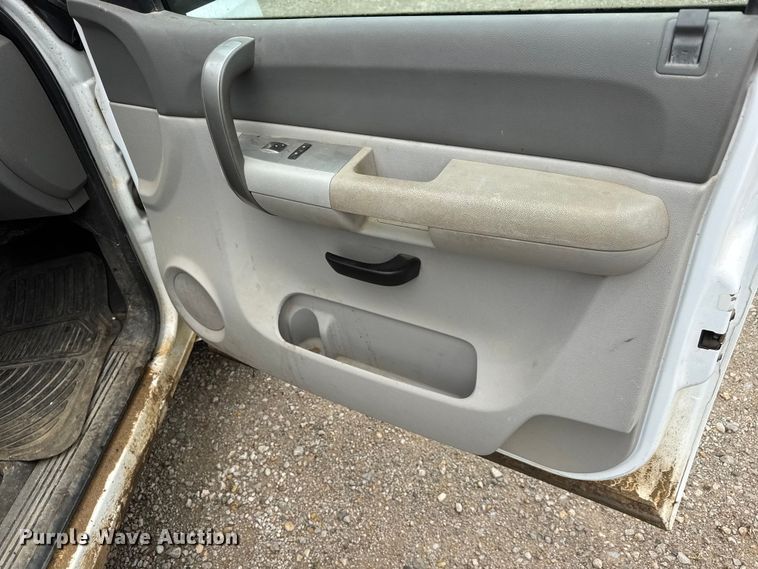 image for item NJ9139 2008 Chevrolet Silverado 1500 Ext. Cab pickup truck
