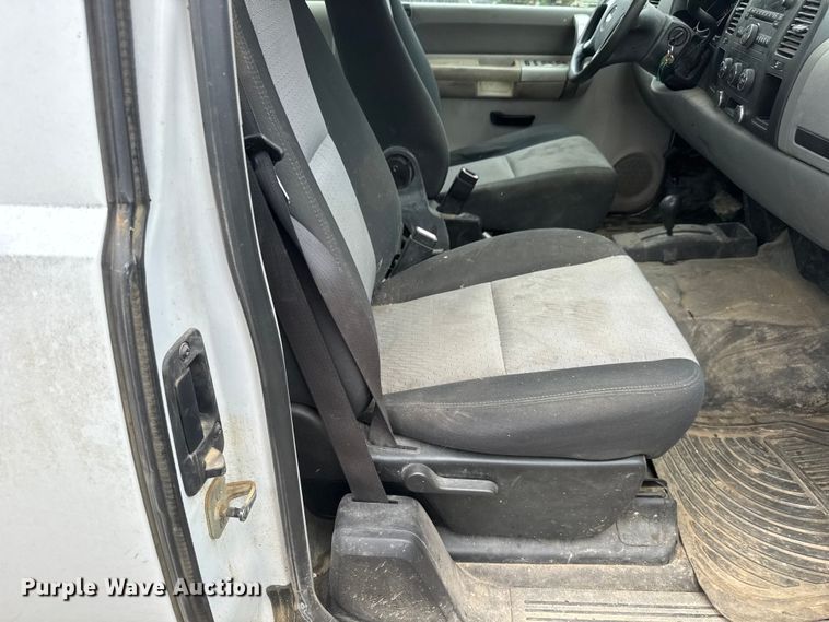 image for item NJ9139 2008 Chevrolet Silverado 1500 Ext. Cab pickup truck