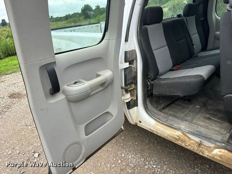 image for item NJ9139 2008 Chevrolet Silverado 1500 Ext. Cab pickup truck