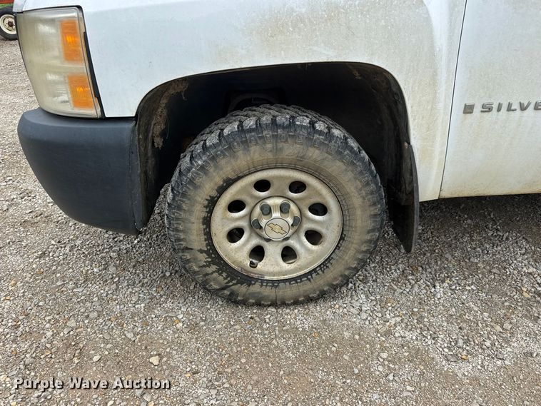 image for item NJ9139 2008 Chevrolet Silverado 1500 Ext. Cab pickup truck