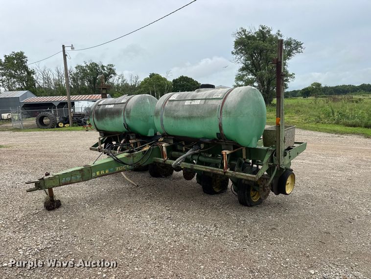 image for item NJ9140 John Deere 7000 no-till planter