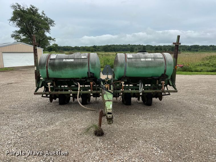 image for item NJ9140 John Deere 7000 no-till planter