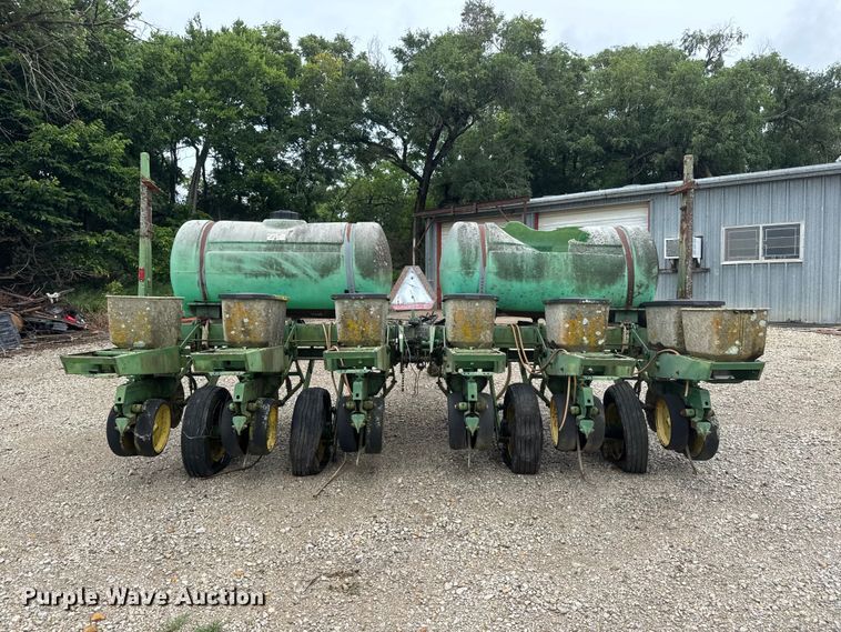 image for item NJ9140 John Deere 7000 no-till planter