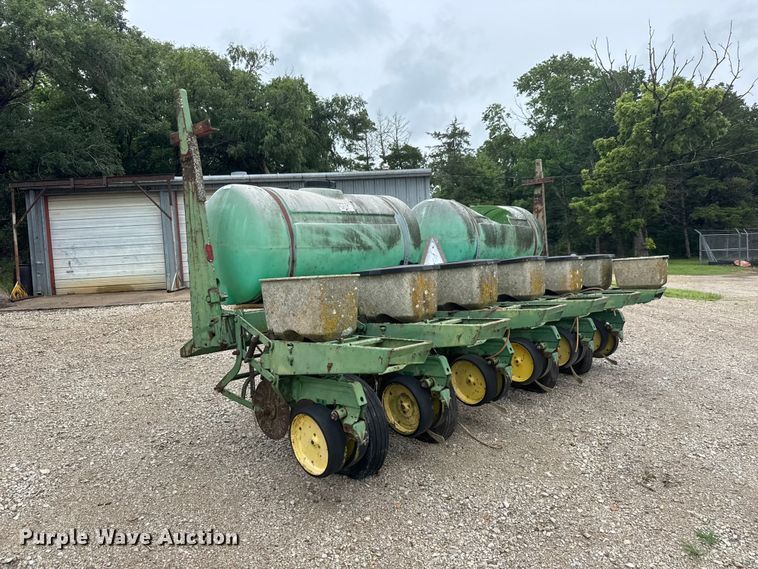 image for item NJ9140 John Deere 7000 no-till planter