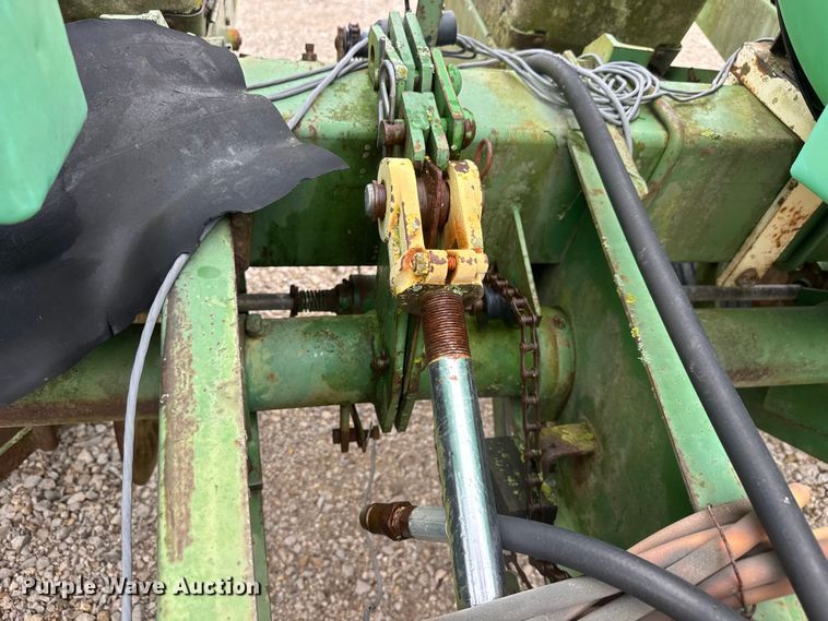 image for item NJ9140 John Deere 7000 no-till planter