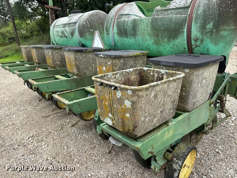 image for item NJ9140 John Deere 7000 no-till planter
