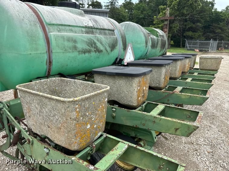 image for item NJ9140 John Deere 7000 no-till planter