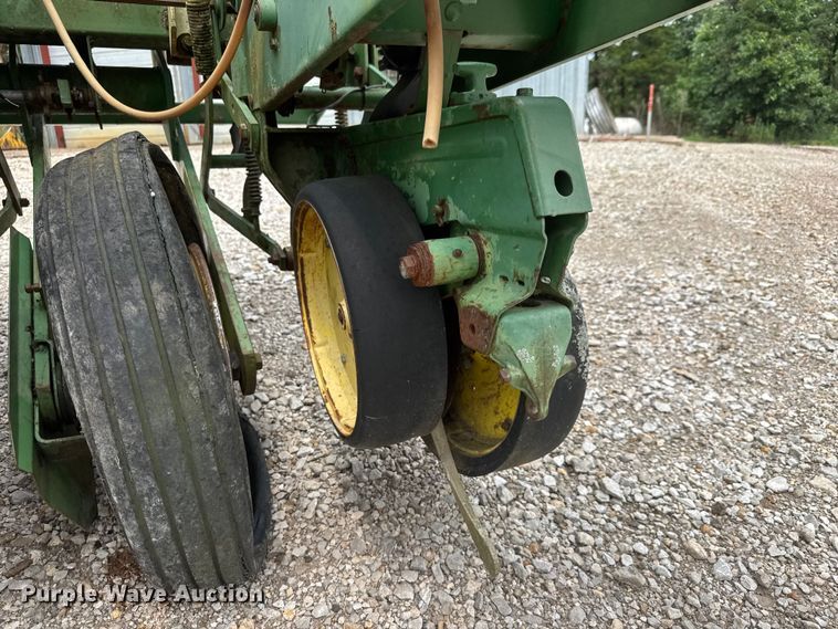 image for item NJ9140 John Deere 7000 no-till planter
