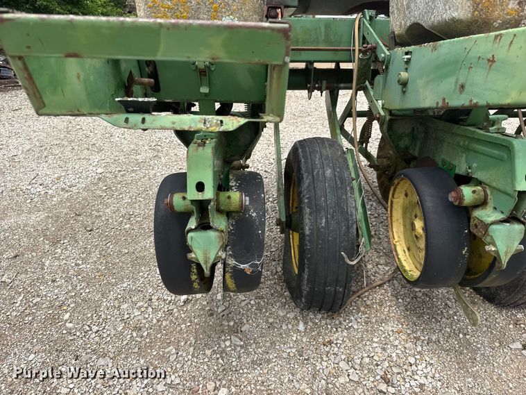 image for item NJ9140 John Deere 7000 no-till planter