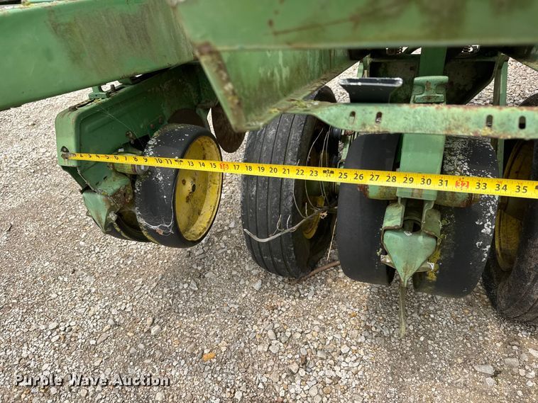 image for item NJ9140 John Deere 7000 no-till planter