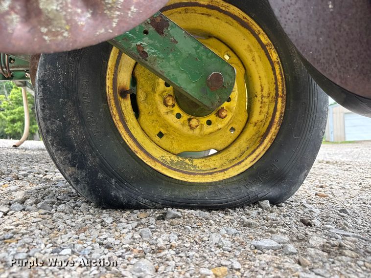 image for item NJ9140 John Deere 7000 no-till planter