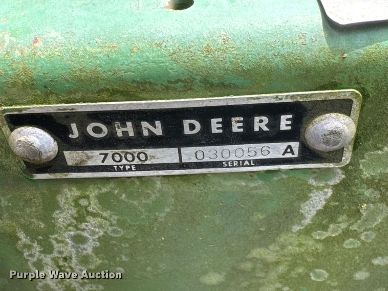 image for item NJ9140 John Deere 7000 no-till planter