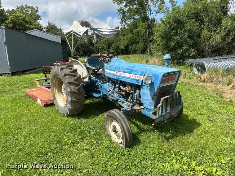 image for item NJ9148 1972 Ford 3000 tractor