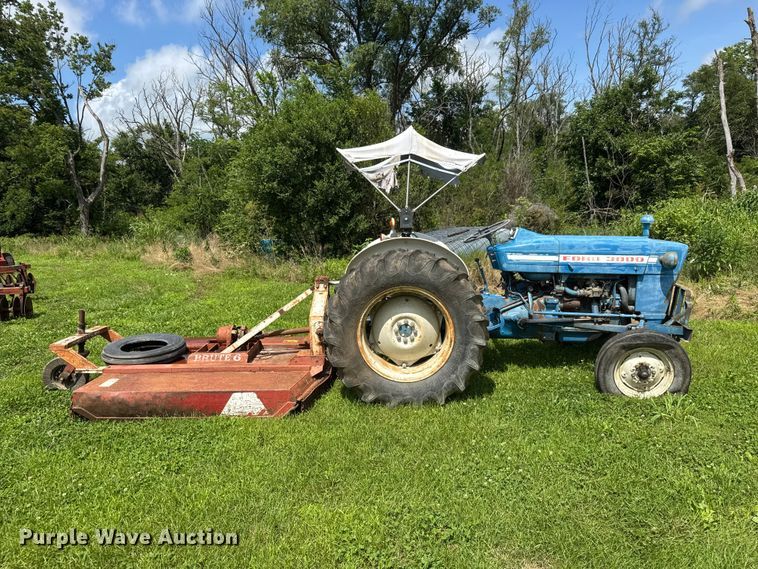 image for item NJ9148 1972 Ford 3000 tractor