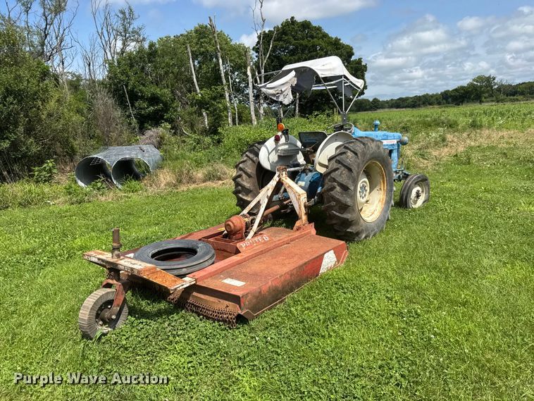 image for item NJ9148 1972 Ford 3000 tractor